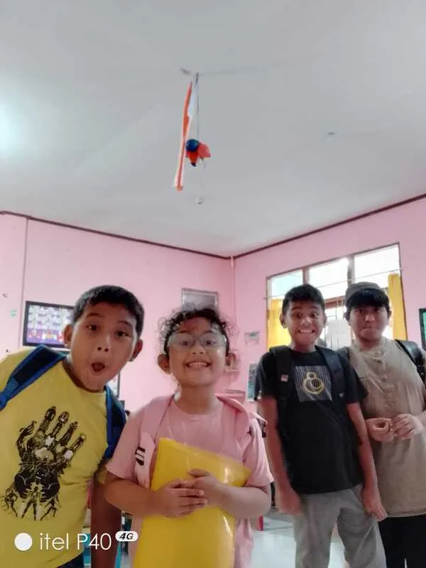 8 Les Bahasa Inggris Sentani